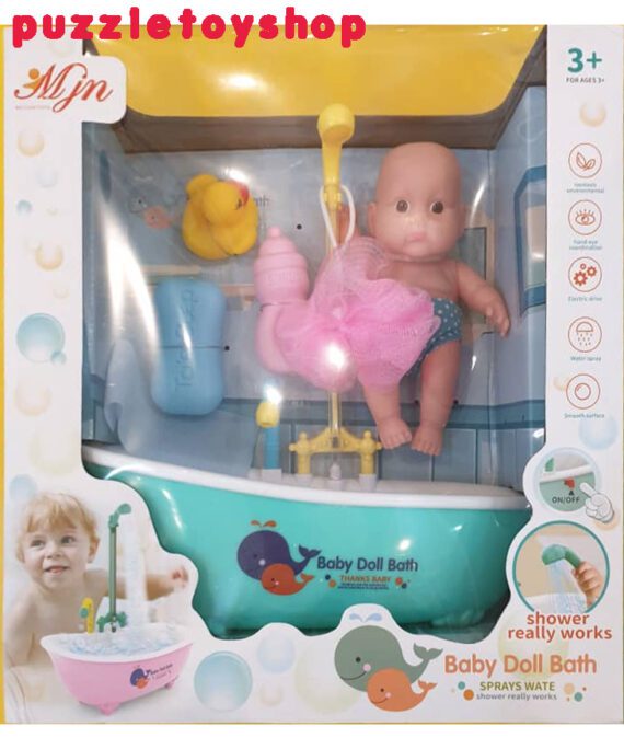 عروسک کودک در حمام